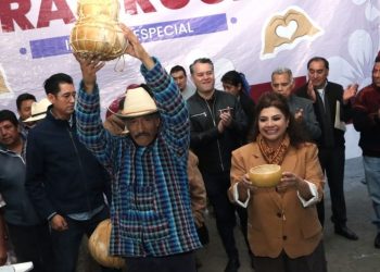 Brugada le dijo a Cuevas que ella pidió licencia a su cargo como alcaldesa de Iztapalapa por lo que ya no le corresponde otorgar permisos para usar la vía pública. FOTO: X / Brugada