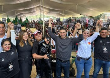 El aspirante de Morena a la candidatura para la Jefatura de Gobierno Omar García Harfuch dijo que en un mes de recorridos por las Alcaldías de la Ciudad de México se reunió con más de 160 mil personas de distintos sectores de la sociedad. FOTO: Campaña Harfuch