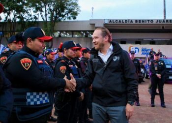 Alcalde Santiago Taboada encabeza el último pase de lista y cambio de turno de los elementos de Blindar BJ