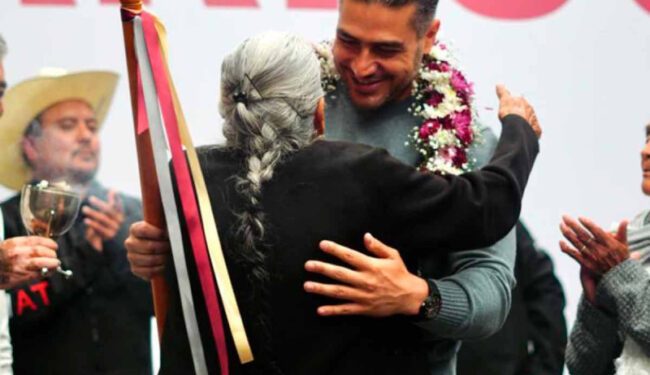 Dan Bastón de Mando a García Harfuch