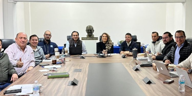 En el Frente Amplio por México no hay postura de algún partido político y menos que como método se utilice el “acuerdo político” para designar a quien sea candidato a la Jefatura de Gobierno de la Ciudad de México. FOTO: X / Rubén Moreira