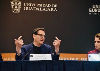 El precandidato de Movimiento Ciudadano a la Jefatura de Gobierno de la Ciudad de México, Salomón Chertorivski participó como panelista en la tercera mesa del “Foro Nexos” en el marco de la Feria Internacional del Libro en Guadalajara, denominada “¿Qué falló? México 1994-2023”. FOTO: Campaña Chertorivski