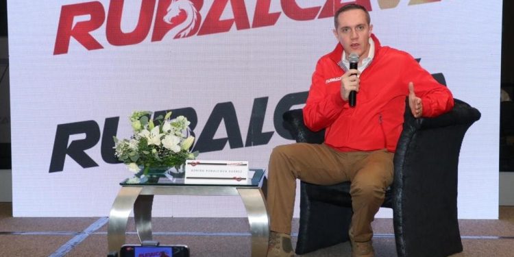 “Seré el constructor de una nueva democracia en la Ciudad de México. Sumaré a quienes no se sientan afines a colores partidarios porque este proyecto tiene las puertas abiertas para todos”, expresó Rubalcava Suarez. FOTO: Campaña Rubalcava