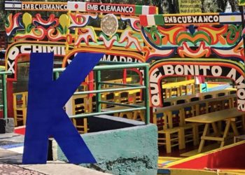 “Si te encuentras una K de #KeniaVa en la Ciudad, recuerda que soy tu voz y ya merecemos una Gran CdMx" “Con seguridad, transporte digno y cero corrupciones”. FOTO: X / Kenia López Rabadán