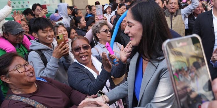 Lía Limón reiteró que sus aspiraciones de ser jefa de Gobierno están avaladas en avalan los resultados obtenidos en dos años de gestión en Álvaro Obregón, alcaldía que encontró hecha pedazos por el anterior gobierno de Morena y que prácticamente reconstruyó. FOTO: X / Lía Limón