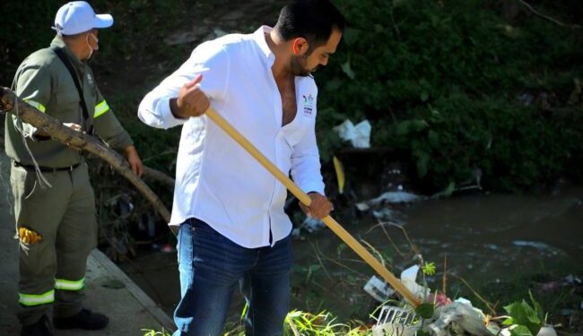 Continúa limpieza de barrancas en Álvaro Obregón