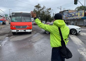 ¡Tome sus precauciones!, cierre de avenida San Rafael Atlixco por reparación de colector en Tláhuac