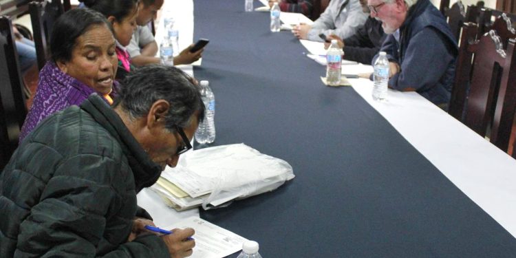 Avanza el diálogo con comerciantes otomíes en Coyoacán.