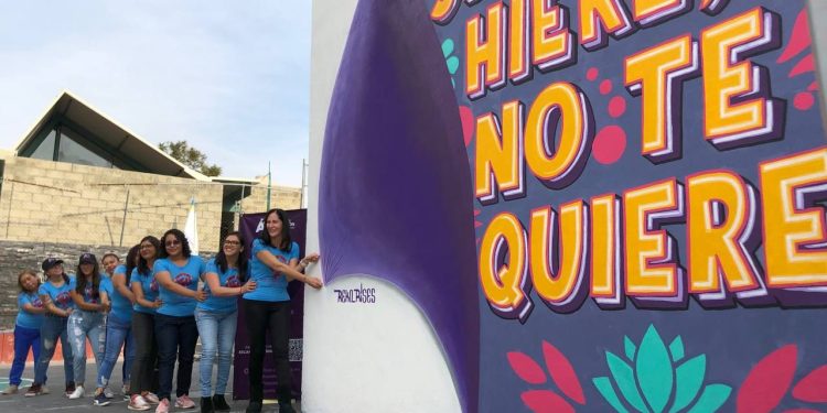 Devela Lía Limón murales en contra de la violencia de género