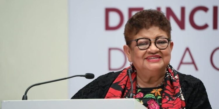No parece haber duda de que el presidente López Obrador ya lo aceptó: Ernestina Godoy no va a ser ratificada por otros cuatro años al frente de la Fiscalía General de Justicia de la CDMX. Pero tampoco será ministra de la Suprema Corte de Justicia de la Nación. Eso sí, seguramente tendrá un alto cargo en el Gobierno de AMLO, incluso por qué no como consejera jurídica del Ejecutivo. FOTO: FGJCDMX