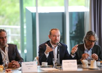 El precandidato de la coalición Va por la Ciudad de México, Santiago Taboada dijo que al margen de la visión que tenga cada partido político y su ideología, la capital del país debería tener un gobierno que sin distinciones del lugar donde se habita atienda las necesidades de la población. FOTO: Campaña Taboada