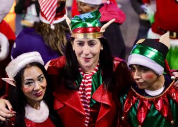 Inaugura Lía Limón pista de hielo y tobogán