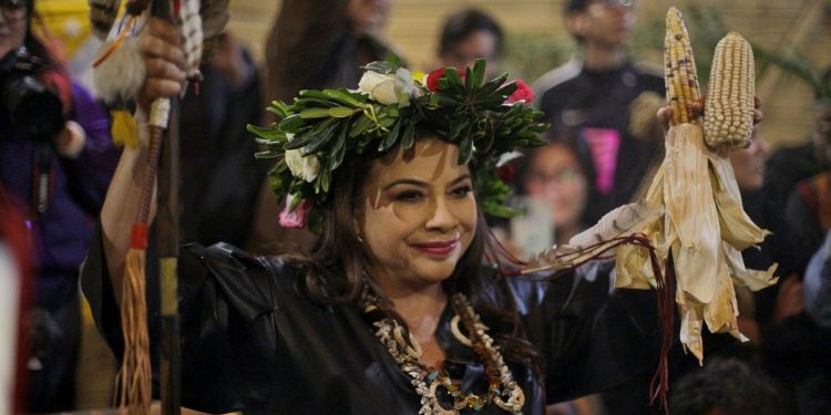 La precandidata única de Morena a la jefatura de Gobierno de la Ciudad de México, Clara Brugada, se mostró optimista al informar que cerró el 2023 con una ventaja de 30 puntos sobre su más cercano opositor rumbo a las elecciones venideras. Foto: Campaña Clara Brugada