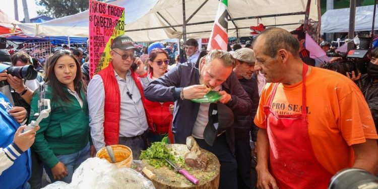 A lo largo de los 60 días de precampaña a la jefatura de Gobierno, el abanderado de la coalición PAN, PRI, PRD, Santiago Taboada, insistió en que el tema principal de su proyecto es la seguridad, misma que la administración actual no consiguió. Foto: Campaña Santiago Taboada