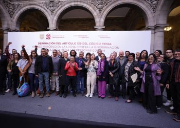 El Gobierno capitalino derogó el Artículo 159 del Código Penal para el Distrito Federal, por el que se tipificaba como delito la posibilidad de transmitir el Virus de Inmunodeficiencia Humana (VIH) y planteaba la pena de tres meses hasta diez años de prisión a quien lo cometiera, así lo dio a conocer Martí Batres, jefe de Gobierno de la Ciudad de México. Foto: X / Martí Batres