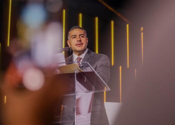 En medio de la rebatinga por el poder en Morena y de la animadversión del jefe de Gobierno, Martí Batres hacia Omar García Harfuch todavía le podrían hacer una nueva travesura al ex jefe de la policía y dejarlo hasta sin escaño en el Senado de la República. FOTO: Campaña Harfuch