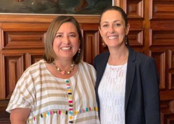 Aquí otra más de lo mal que andan los asesores de medios de comunicación y de discurso político de Claudia Sheinbaum, pues le preguntó a Xóchitl Gálvez su opinión sobre Genaro García Luna, y ella le reviró que mejor le preguntara a Omar García Harfuch. FOTO: Archivo GCDMX