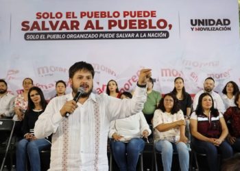 El presidente de Morena en la Ciudad de México, Sebastián Ramírez, El Sebas ya arrancó las reuniones con los aspirantes a las candidaturas para las Alcaldías, que no son para negociar ni dar resultados de encuestas, sino para darles un mensaje de optimismo desbordado de que los gobiernos de Morena en la CDMX y federal son los mejores en la historia, y que por lo tanto van a arrasar en las elecciones del 2 de junio. FOTO: X / Sebastián Ramírez