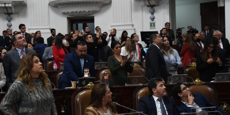 De cara al proceso electoral del próximo 2 de junio, la no ratificación de Ernestina Godoy por cuatro años más al frente de la Fiscalía General de Justicia de la Ciudad de México es un hecho en el que claramente los perdedores son el presidente Andrés Manuel López Obrador; la virtual candidata presidencial de Morena, Claudia Sheinbaum; el jefe de Gobierno, Martí Batres, y la abanderada de la 4T a la Jefatura de Gobierno, Clara Brugada. FOTO: Congreso CDMX