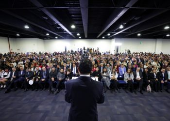 En su informe de 200 días de gobierno, el mandatario capitalino, Martí Batres, resaltó que cumplió con los 25 compromisos que presentó en octubre pasado y anunció otros 13 que promete llevar a cabo en los próximos 100 días. Foto: GCDMX