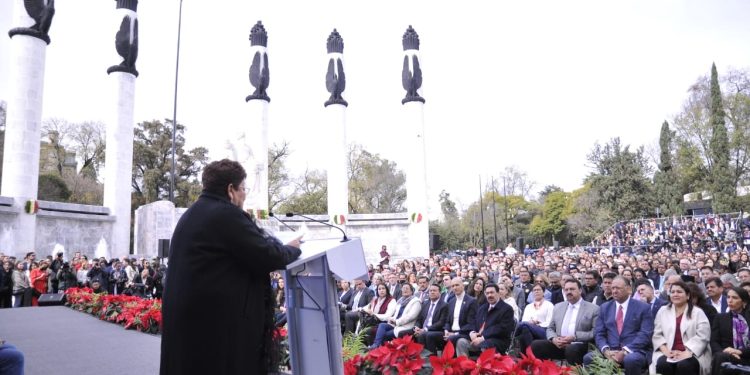 Al rendir lo que llamó “Cuarto Informe de labores”, la titular de la Fiscalía de la Ciudad de México (FGJCDMX), Ernestina Godoy, acusó que el PAN y PRI bloquearon su ratificación porque son una “minoría” que defiende la corrupción. FOTO: Fiscalía CDMX