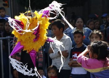 El jefe de Gobierno de la Ciudad de México, Martí Batres, dio a conocer las actividades a cargo de las secretarías de Cultura y Desarrollo Económico con motivo del Día de Reyes en la capital del país, principalmente en el Zócalo. Habrá desde rosca hasta lechitas para los niños. FOTO: GCDMX