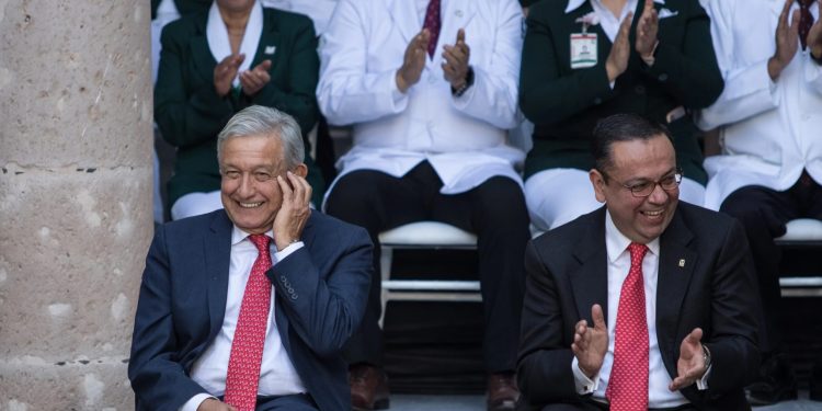 ¿Cuánto va a tardar ‘Germán de Troya’ (Germán Martínez) en hacer su primer berrinche? Hay incluso panistas que apuestan doble contra sencillo que si dura un mes en la campaña va a ser mucho. ¿También va a traicionar a Taboada? Lo veremos. FOTO: Archivo IMSS