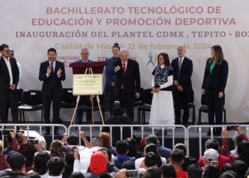 Con el fin de que los jóvenes del país y de la capital consigan una formación integral entre lo académico y lo deportivo, el presidente Andrés Manuel López Obrador y el jefe de Gobierno, Martí Batres, inauguraron este lunes, el Bachillerato Tecnológico de Educación y Promoción Deportiva de la Ciudad de México (BTED), plantel CDMX, ubicado en Tepito. FOTO: GCDMX