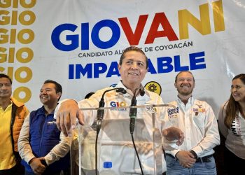 En el primer minuto del día, el alcalde Giovani Gutiérrez arrancó su campaña para reelegirse en Coyoacán, abanderado por la alianza Va X la Ciudad de México, y de acuerdo con estudios serios de opinión pública tiene una ventaja de hasta 18% por sobre su adversaria de Morena, PT y PVEM. FOTO: ESPECIAL