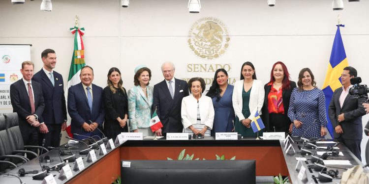 Con el objetivo de celebrar las excelentes relaciones entre México y Suecia, así como fortalecer los lazos bilaterales de amistad, el Senado de la República recibió la visita de los Reyes de Suecia, Carl XVI Gustaf y Silvia Renate. FOTO: Senado