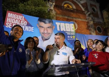 Acompañado de vecinas y vecinos, el candidato de Miguel Hidalgo por la alianza Va Por la CDMX, Mauricio Tabe, llamó a la defensa de la alcaldía y a rescatar al país de lo que llamó el 'Sexenio de la Muerte'. FOTOS: Especial