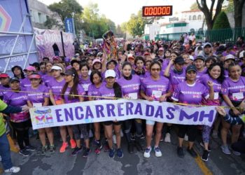 Corren más de 4 mil “Encarreradas” en MH por Día de la Mujer