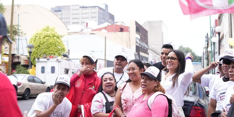 Ale Rojo de la Vega, destacó la importancia de abordar el problema de seguridad pública desde la perspectiva de mejorar los espacios públicos en la demarcación y agregó que el abandono y la falta de mantenimiento de estos espacios han contribuido al aumento de la inseguridad en la zona. FOTO: Especial