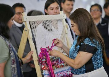 “Queremos hacer de la ciudad la más defensora de los derechos humanos y una sociedad civil vigilante y exigente”, expresó Bugada en la firma del "Compromiso por la Paz". FOTO: Especial