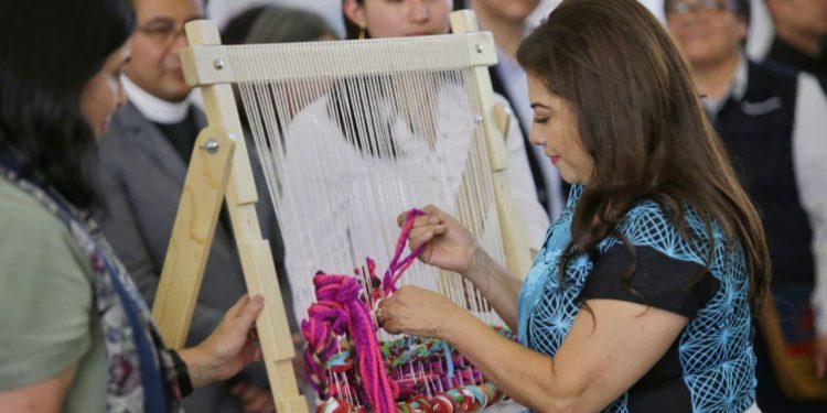 “Queremos hacer de la ciudad la más defensora de los derechos humanos y una sociedad civil vigilante y exigente”, expresó Bugada en la firma del "Compromiso por la Paz". FOTO: Especial