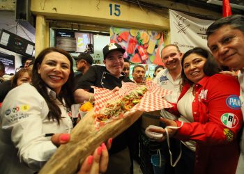 Santiago Taboada, candidato a la Jefatura de Gobierno por la coalición “Va X La CDMX”, dijo que parte de la economía de la Ciudad de México se fortalecerá con la rehabilitación e impulso de los mercados. FOTO: Especial