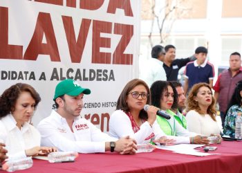 Aleida ofrece acceso equitativo al agua en Iztapalapa