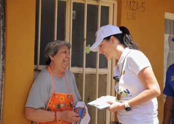 Lía Limón, candidata de la alianza PAN, PRI y PRD para reelegirse en la alcaldía Álvaro Obregón, dijo que su gobierno se enfocará en resolver las necesidades y proveer de sus derechos a las mujeres y los niños. La abanderada por la coalición “Va x la CDMX”, se comprometió a incrementar la protección y apoyo a las mujeres, a través de la implementación de más puntos violeta. FOTO: Especial