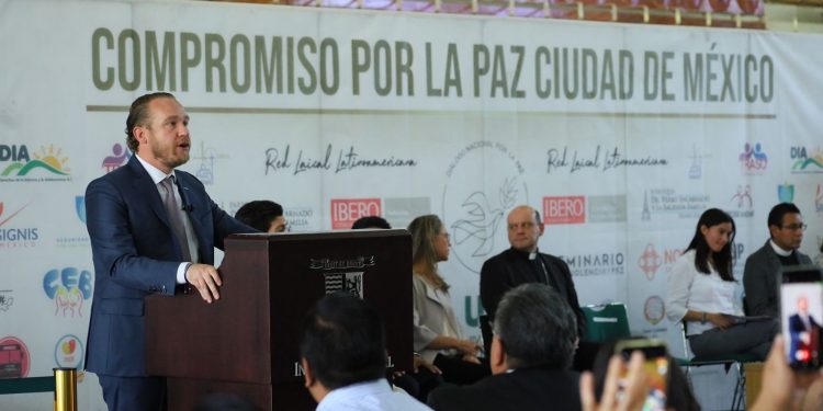 Es absolutamente falso que exista alguna orden de aprehensión en contra del candidato de la coalición Va X la Ciudad de México a la Jefatura de Gobierno, Santiago Taboada Cortina. FOTO: Especial / Encuesta El Financiero