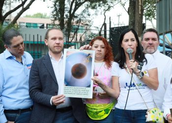 Santiago Taboada, candidato de la coalición “Va X La CDMX”, acusó a Martí Batres, jefe de Gobierno, de negligencia ante la crisis de agua contaminada, pues primero negó el hecho, luego comenzó a escuchar a la gente ante los bloqueos en avenida Insurgentes, y finalmente tuvo que reconocer públicamente que el problema es real y atenderlo.