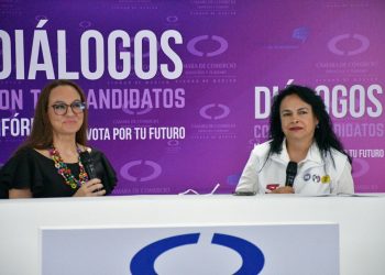 Margarita Saldaña Hernández, candidata a la reelección por la alcaldía Azcapotzalco, de la coalición Va X la Ciudad de México, fue la única aspirante que se presentó la tarde de este martes al encuentro que empresarios de la Cámara de Comercio y Turismo de la Ciudad de México (CANACO) realizó en su sede. FOTOS: Especial