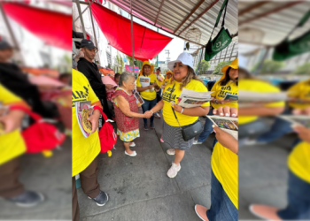 Recorre Rita Cecilia unidades habitacionales de la Alcaldía Cuauhtémoc