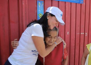 FOTO: Campaña Lia Limon