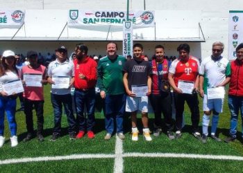 Además se continuará e impulsará con un mayor numero de elementos ciudadanos y de la policía auxiliar, mejorar la movilidad en las zonas escolares, promoviendo rutas seguras para los alumnos y padres de familia. FOTOS: Especial