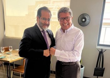 Algo deben estar viendo él y Ricardo Monreal que al menos para la foto ligaron las paces “para asegurar el avance de la Cuarta Transformación (sic)”, posteó Bejarano, quien hace no mucho juró vengarse del zacatecano, a quien acusó de haber traicionado al movimiento en 2021. FOTO: X / René Bejarano