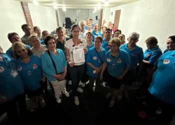 Lía Limón y representantes de los mercados de la alcaldía se comprometieron a seguir mejorando esos espacios, en pocas palabras a echarle “Más limón a los mercados de Álvaro Obregón”. FOTOS: Especial