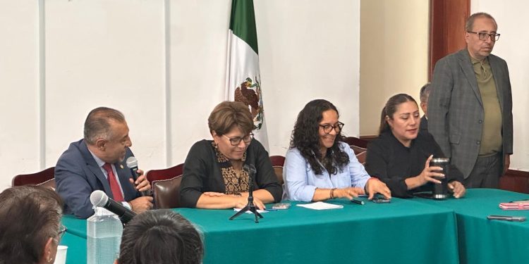 Cuando Martí Batres dejó el Gobierno de la Ciudad de México, entre tantas cosas de las que se jactó fue que impulsó hasta su aprobación una reforma para que los 35 medallistas paralímpicos 2024 que radican en la capital del país recibieran un apoyo económico vitalicio. FOTO: Especial