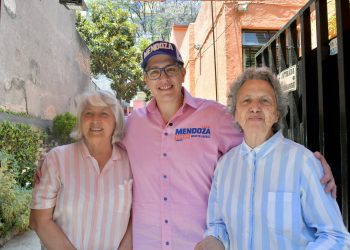 Luis Mendoza, candidato a la alcaldía Benito Juárez por la Coalición “Va X la CDMX”, se comprometió abrir el tercer Centro de Educación Continua para el Adulto Mayor (Cecam), mejor conocido como universidad de la tercera edad, mismo que ubicará en la zona oriente de la demarcación. FOTO: Especial