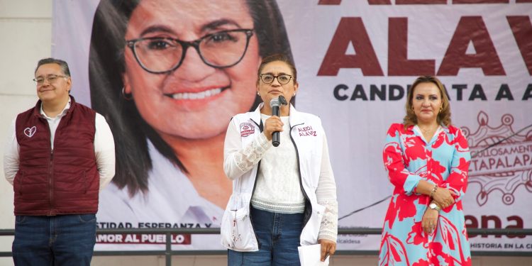 Aleida Alavez Ruiz, aspirante de la alcaldía de Iztapalapa por la coalición “Seguiremos Haciendo Historia en la Ciudad de México”, dijo que, de ganar la gubernatura para esta demarcación territorial, combatirá con “toda la fuerza de la fuerza de la ley, la venta de drogas y cualquier otra sustancia que amenace la salud mental de las y los jóvenes. FOTO: Especial