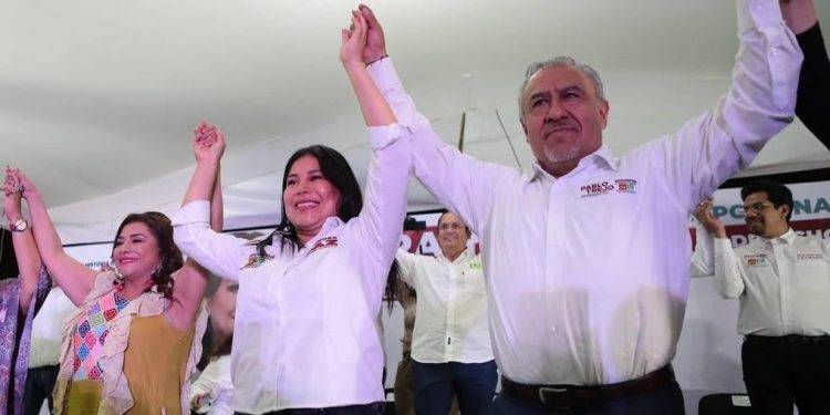 El candidato de Morena a diputado local por el Distrito 5 con cabecera en Iztacalco, Pablo Trejo se comprometió a devolverle la identidad a los pueblos y barrios originarios de la demarcación. FOTO: Especial